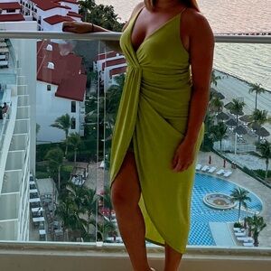 Green Lulu’s Perfect Vacation Dress